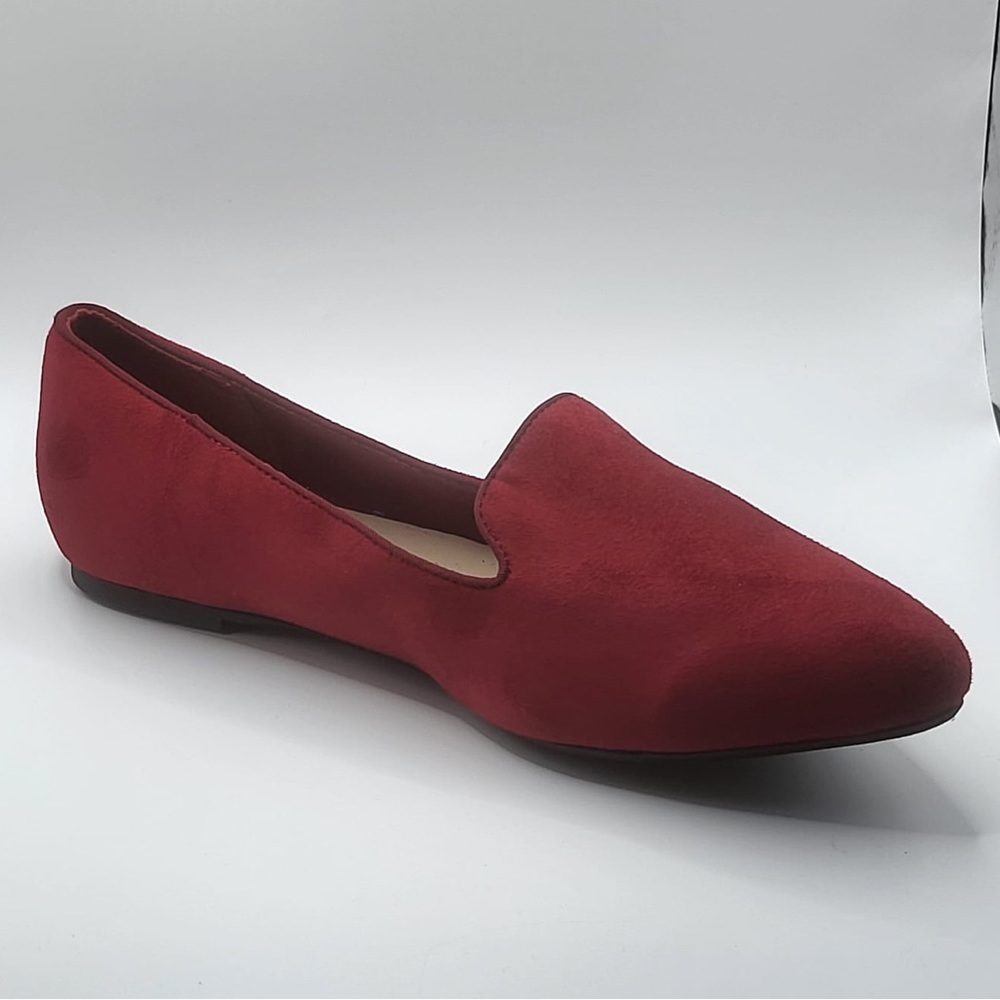 Women slip on flat loafer
